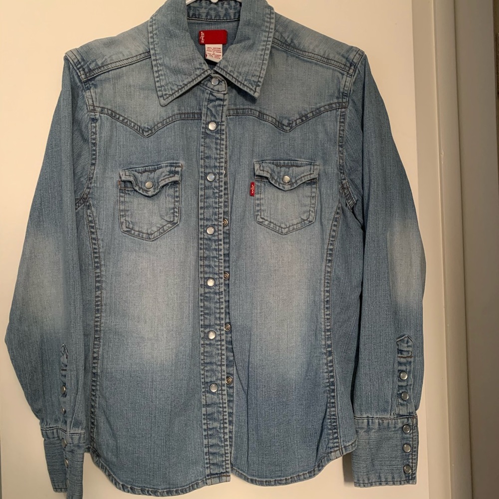 Levi’s denim button down shirt